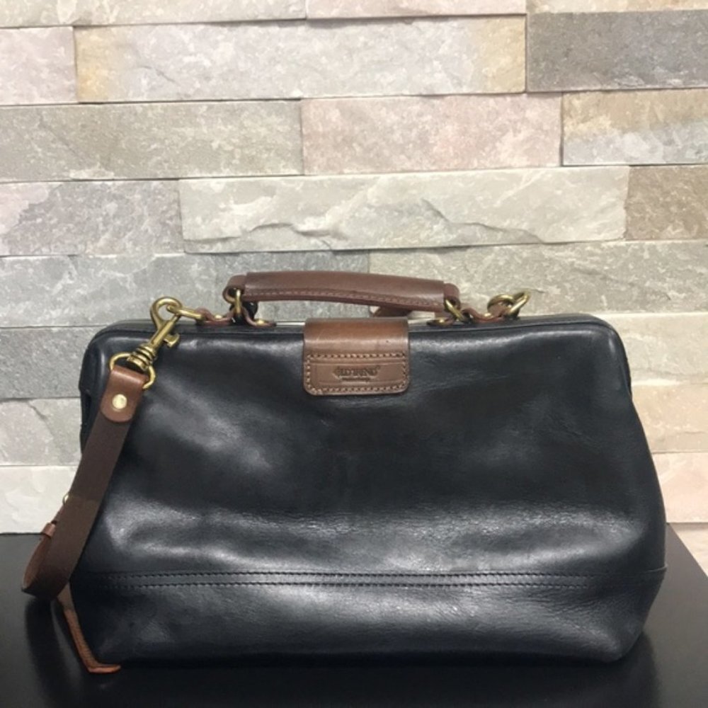 Old Trend Genuine Leather Doctor Satchel - Picture 7 of 7